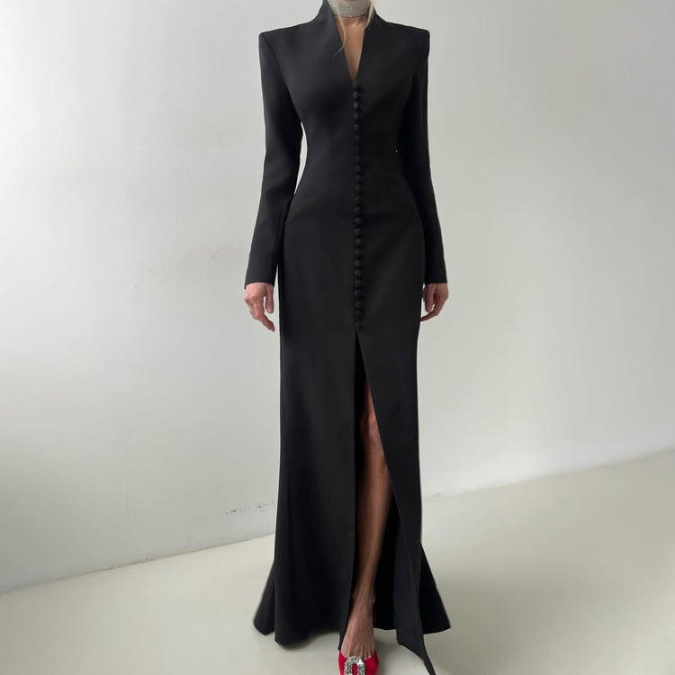 Beautifully Finished Dress in a Timeless Design