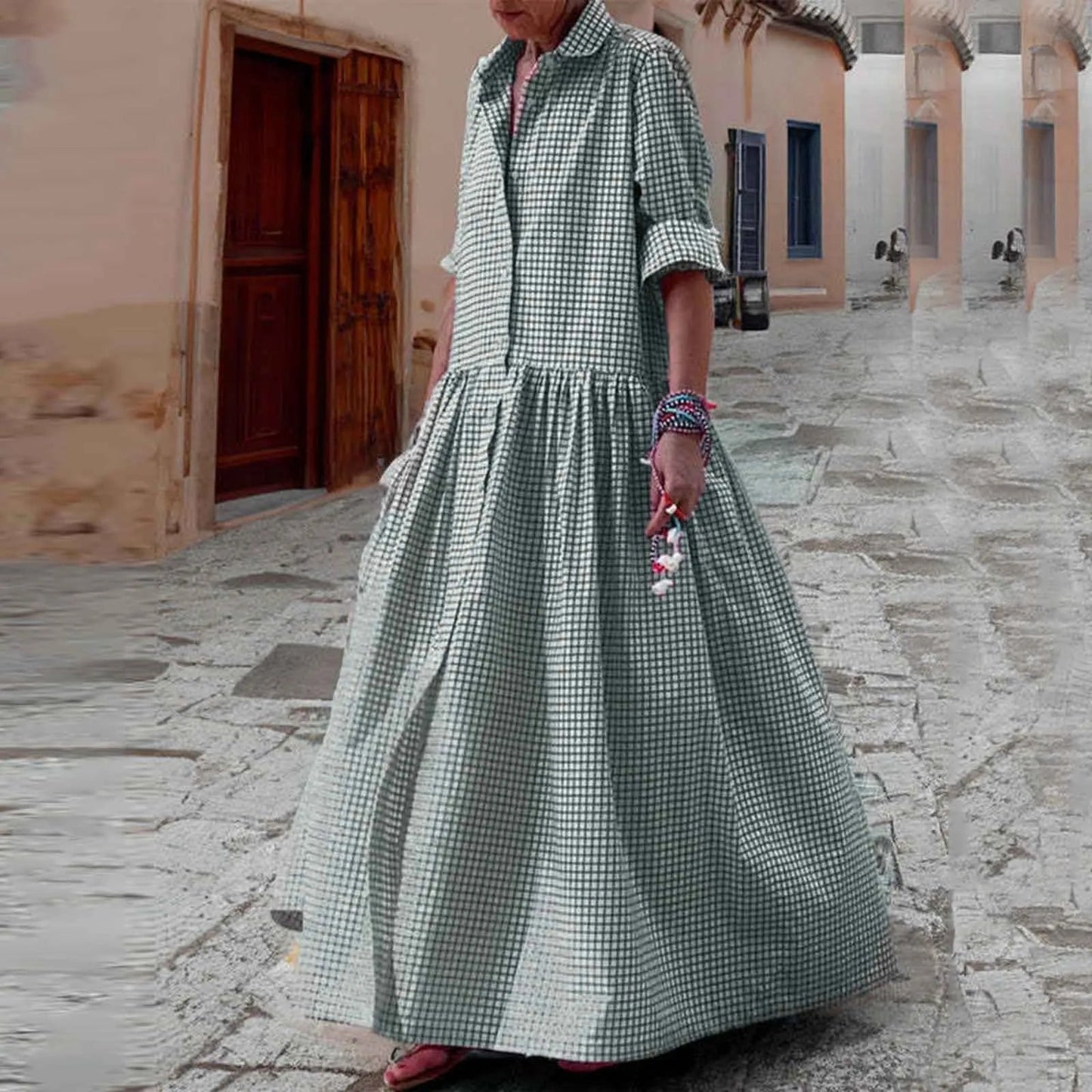 Classic Vintage Dress with a Flattering Fit