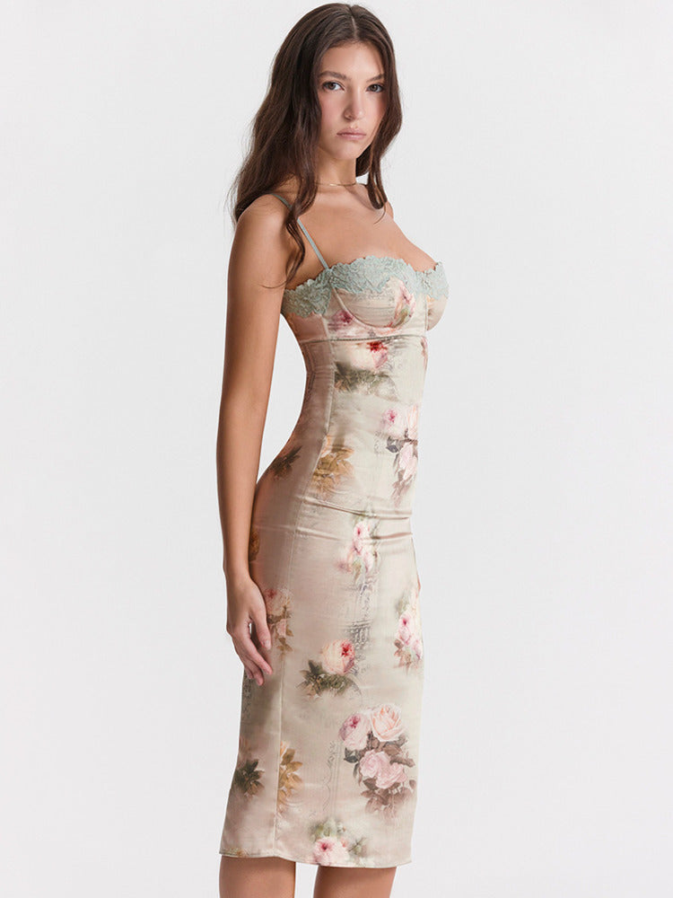 Well Tailored Dress with a Graceful Silhouette