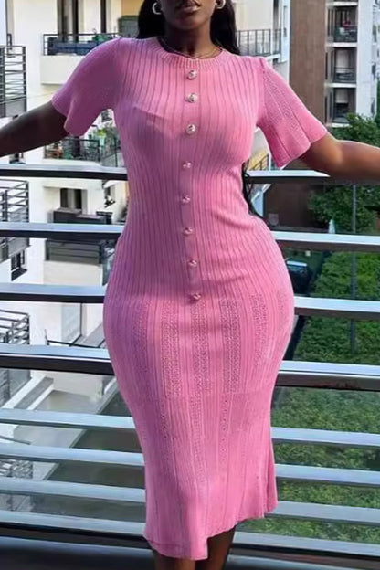 Effortlessly Elegant Dress with a Timeless Design