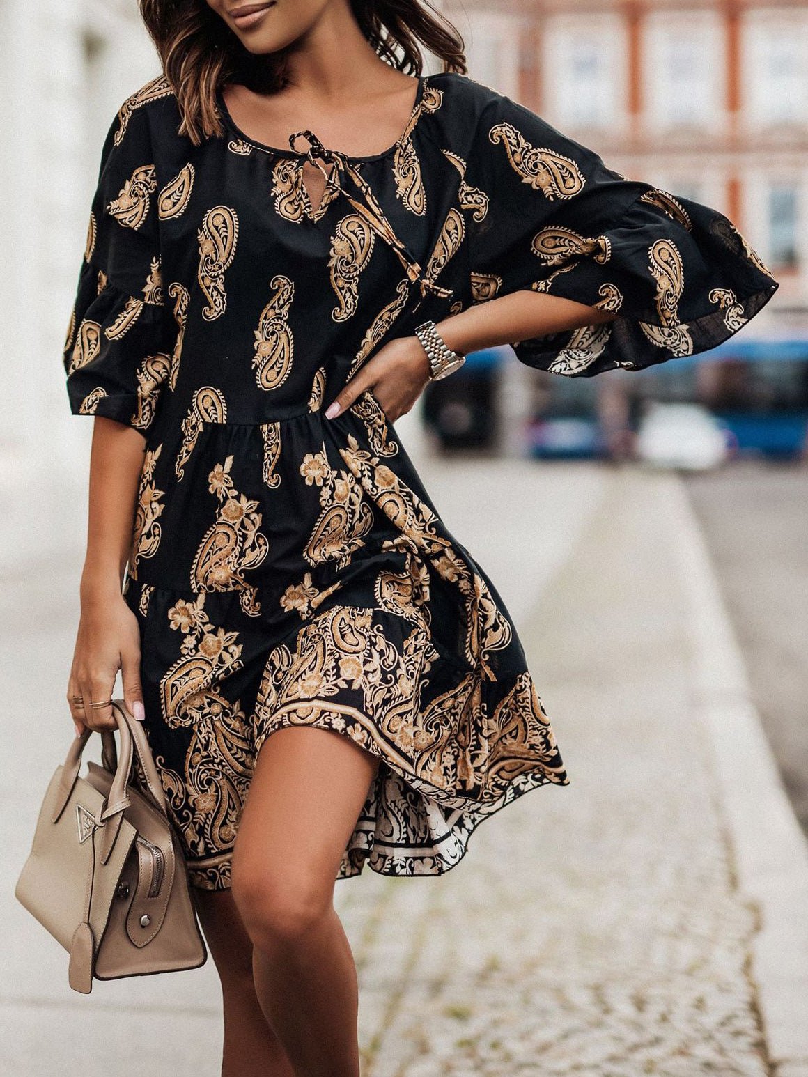 Beautifully Finished Dress in a Timeless Design