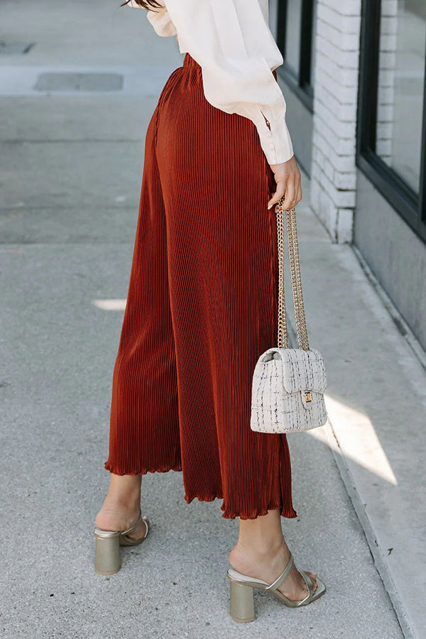 Effortlessly Elegant Pants with a Timeless Design