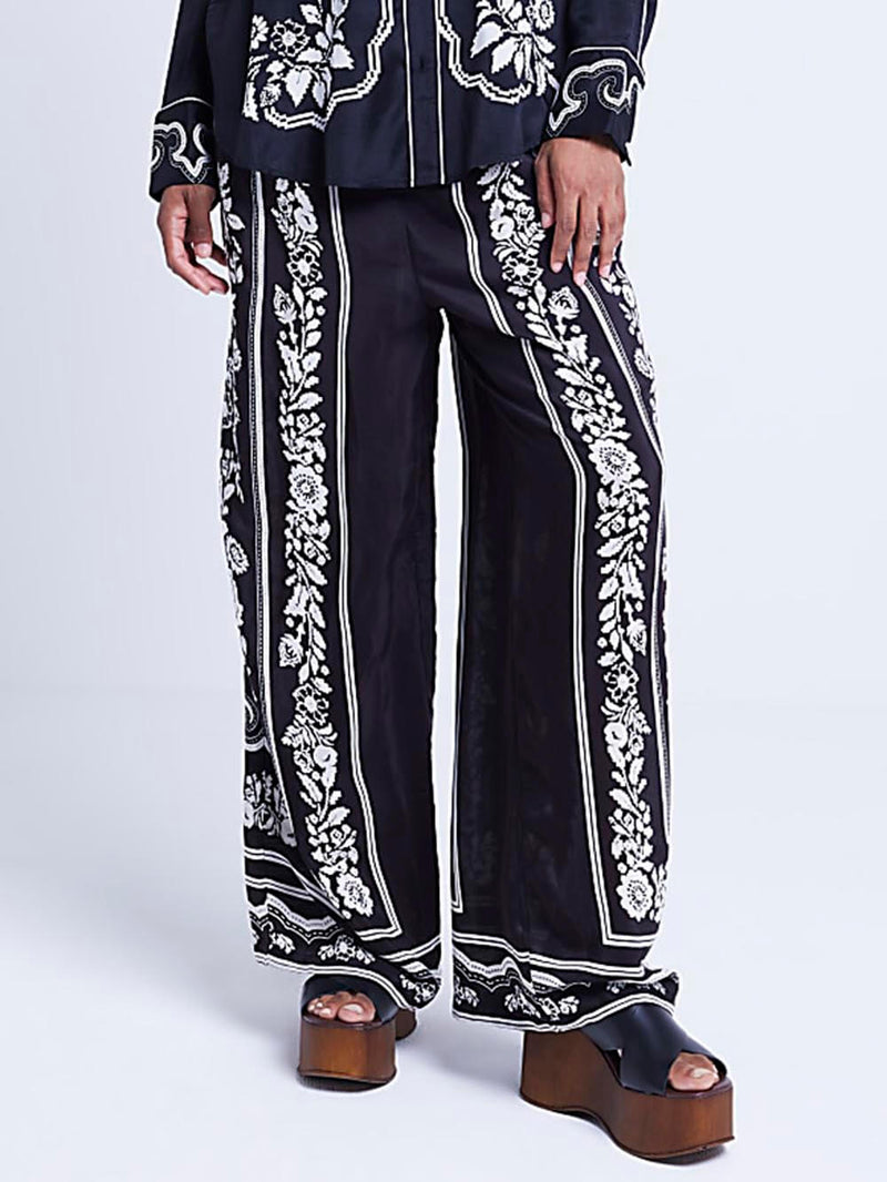 Beautifully Finished Pants in a Timeless Design
