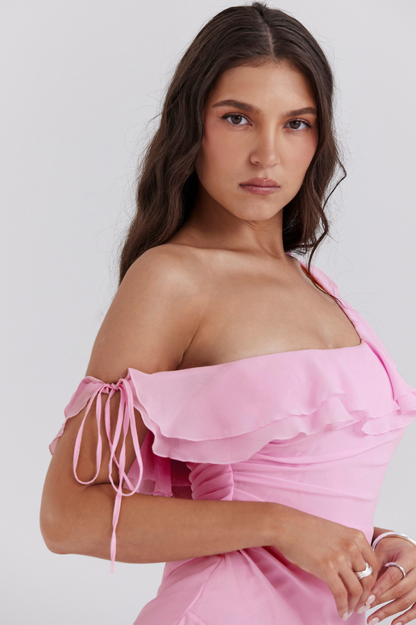 Beautifully Crafted Dress in a Classic Style