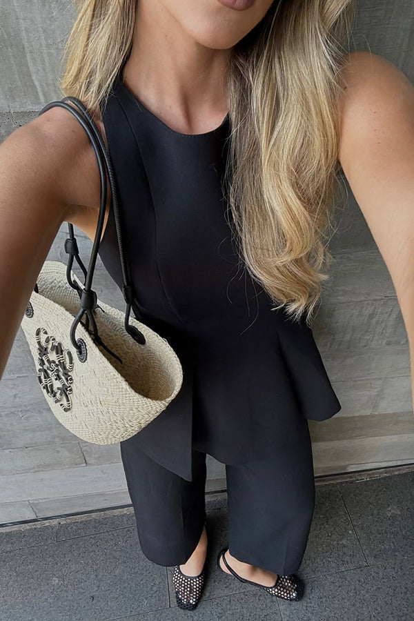 Effortlessly Elegant Pants with a Timeless Design