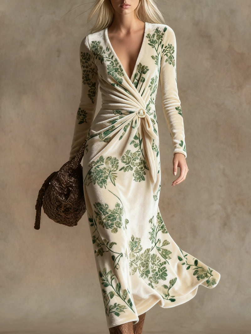 Effortlessly Elegant Dress with a Timeless Design