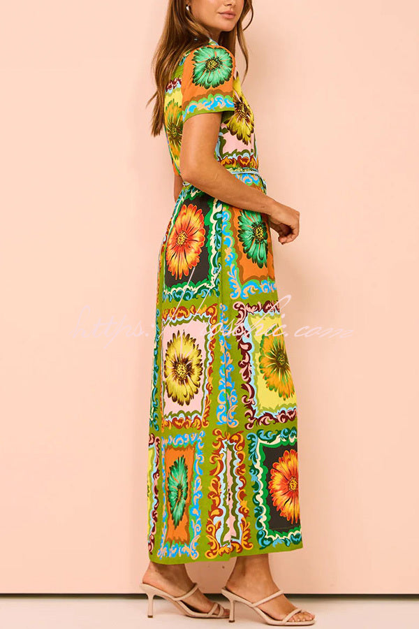 Sophisticated Dress with a Clean Classic Look