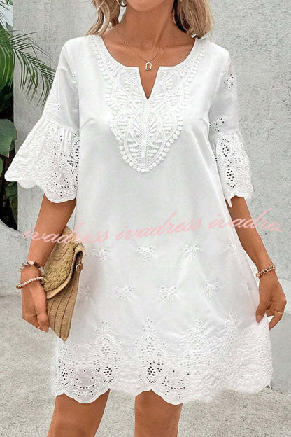 Beautifully Finished Dress in a Timeless Design