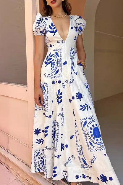 Classic Vintage Dress with a Flattering Fit
