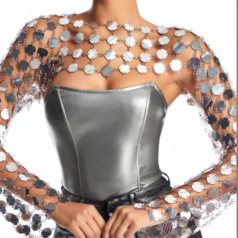 Well Tailored Top with a Graceful Silhouette