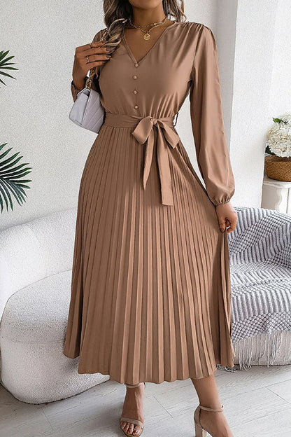Gracefully Styled Dress for Any Occasion