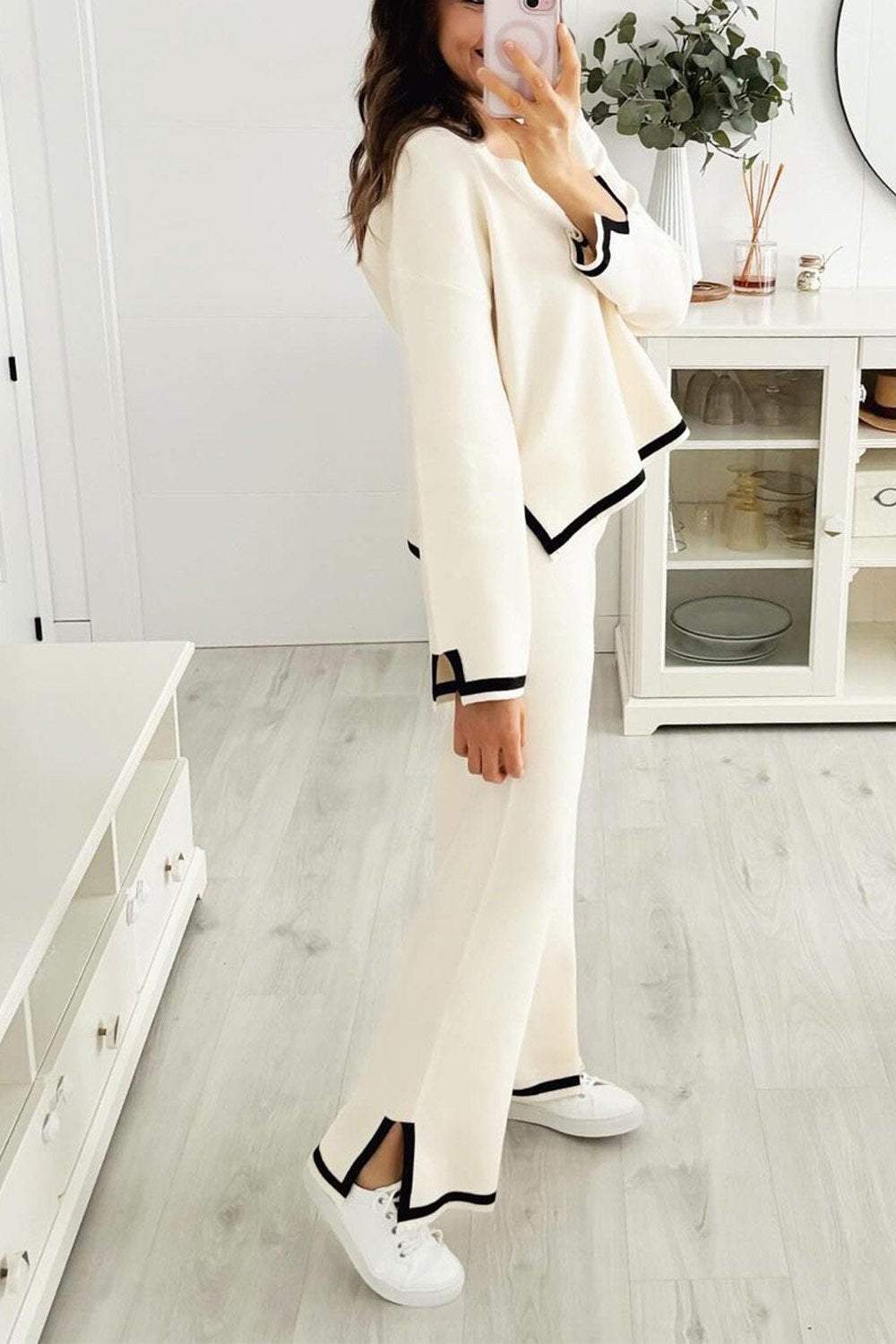 Classic Vintage Sweater with a Flattering Fit