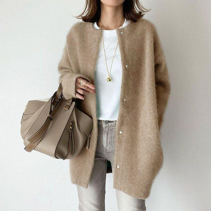 Effortlessly Elegant Jacket with a Timeless Design