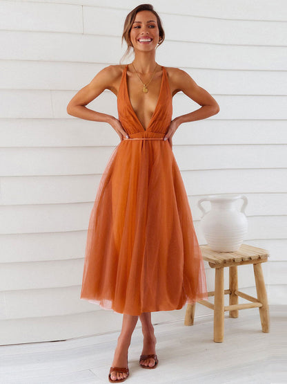 Beautifully Finished Dress in a Timeless Design