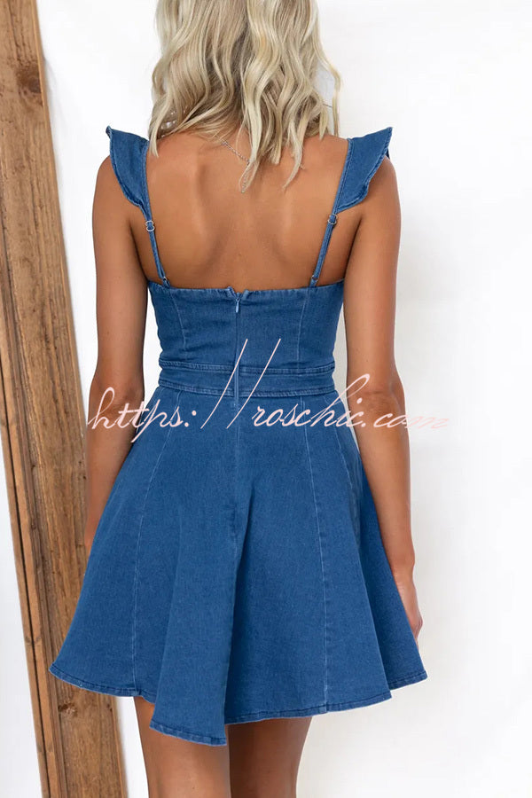 Sophisticated Dress with a Clean Classic Look