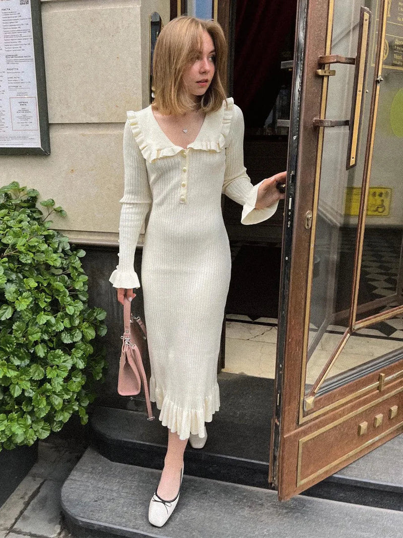 Classic Vintage Dress with a Flattering Fit