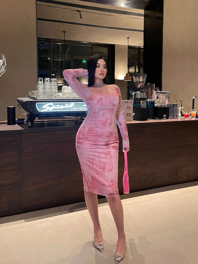 Classic Vintage Dress with a Flattering Fit
