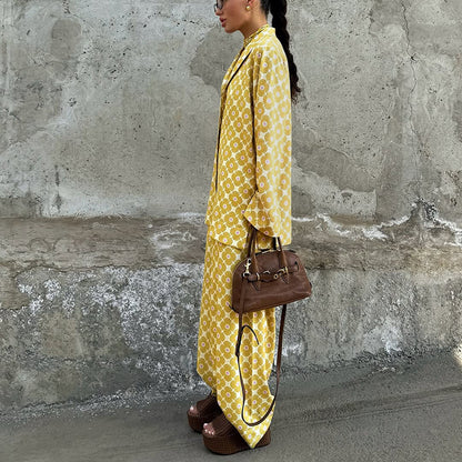 Well Tailored Cardigan with a Graceful Silhouette