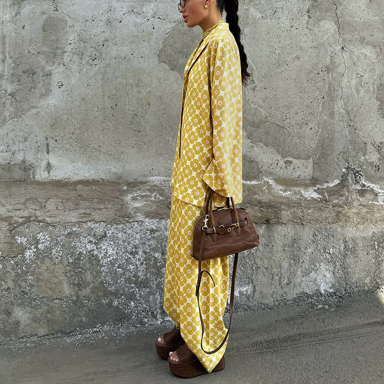 Well Tailored Cardigan with a Graceful Silhouette