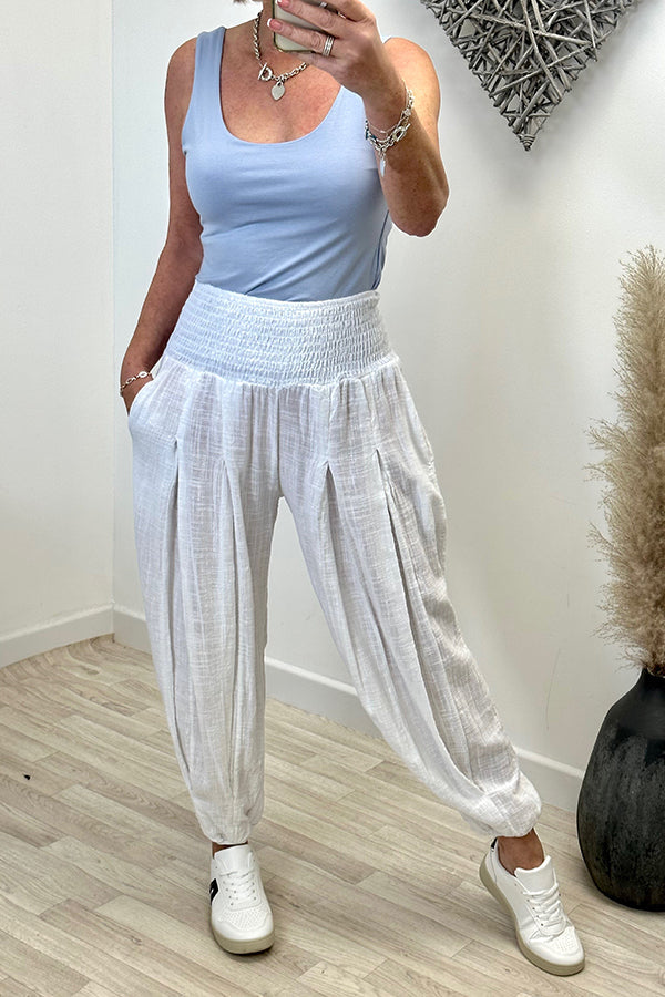 Elegantly Styled Pants for Everyday Wear