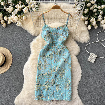Beautifully Finished Dress in a Timeless Design