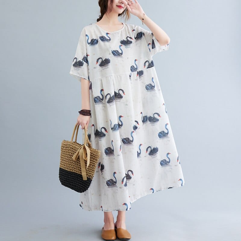 Classic Vintage Dress with a Flattering Fit
