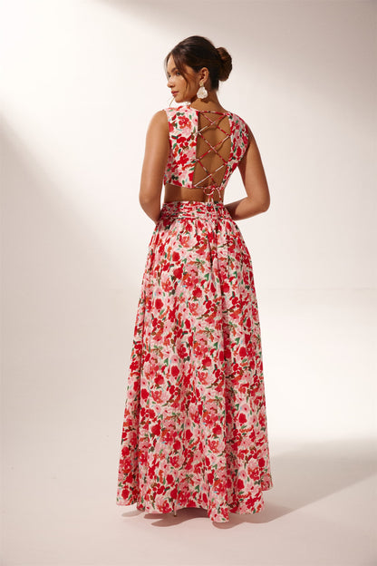 Gracefully Styled Dress for Any Occasion