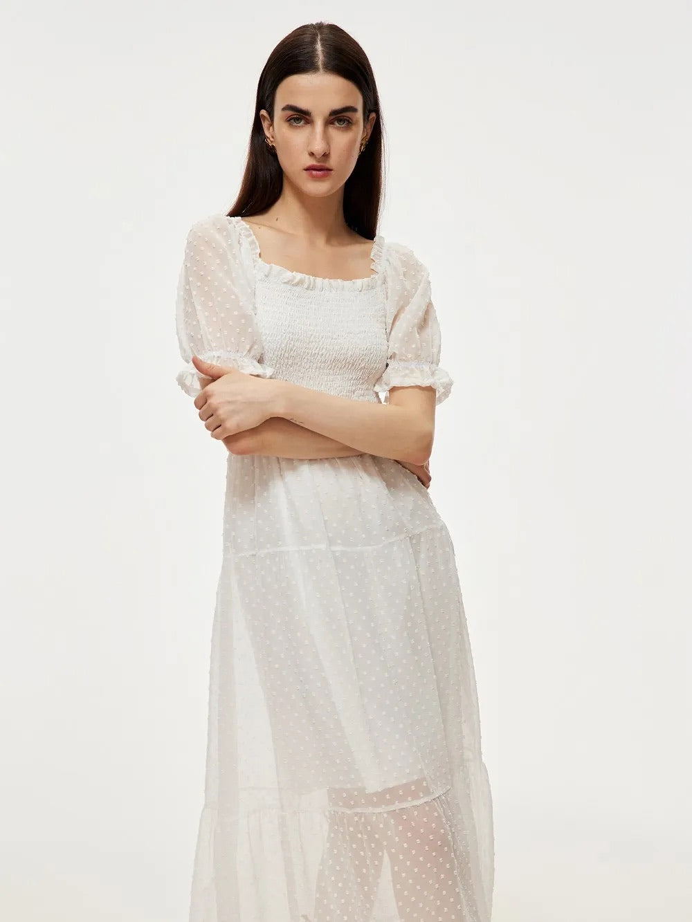 Beautifully Finished Dress in a Timeless Design