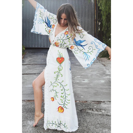 Beautifully Finished Dress in a Timeless Design