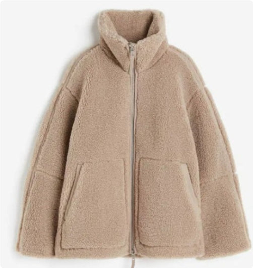 Effortlessly Elegant Jacket with a Timeless Design
