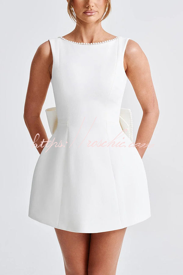 Well Tailored Dress with a Graceful Silhouette