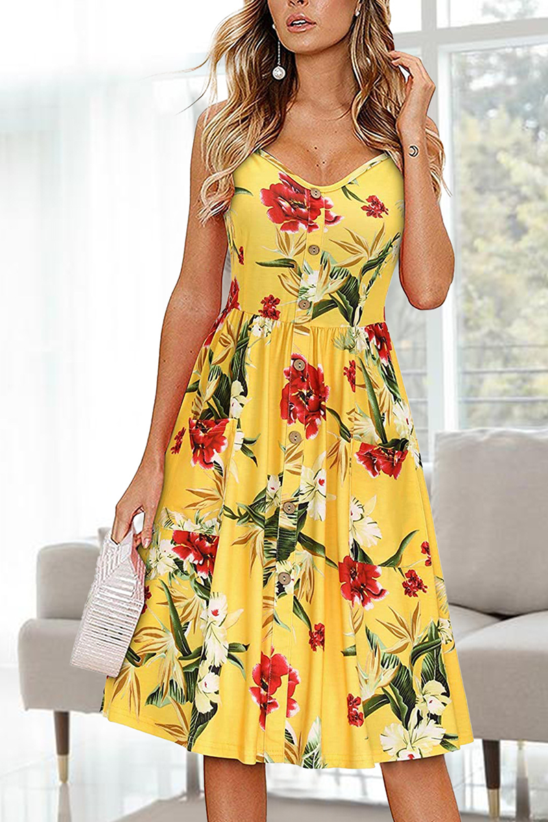 Classic Vintage Dress with a Flattering Fit