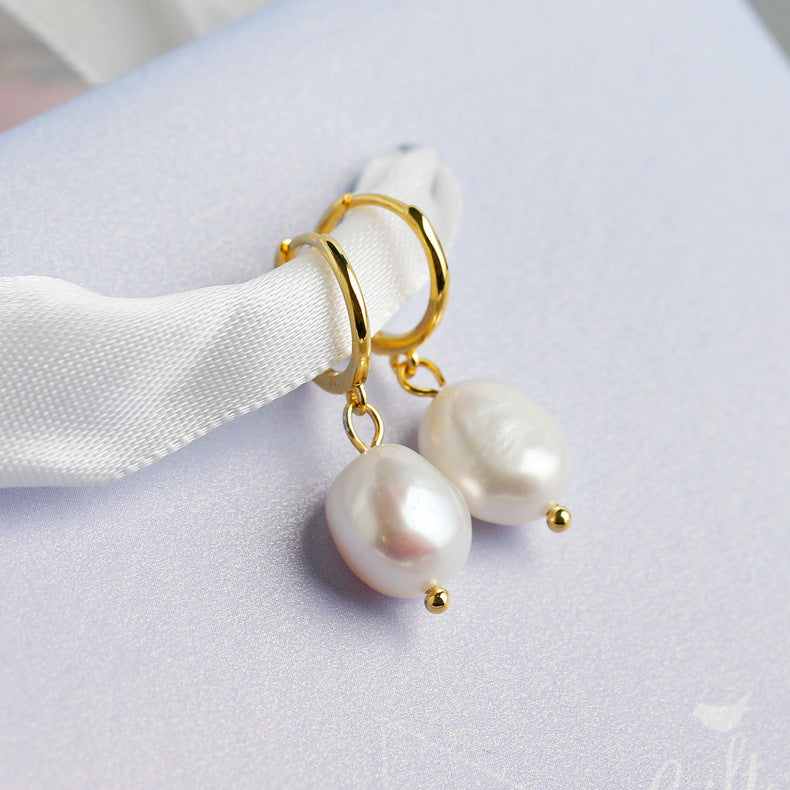 Stunning Gold Earring for Daily Wear