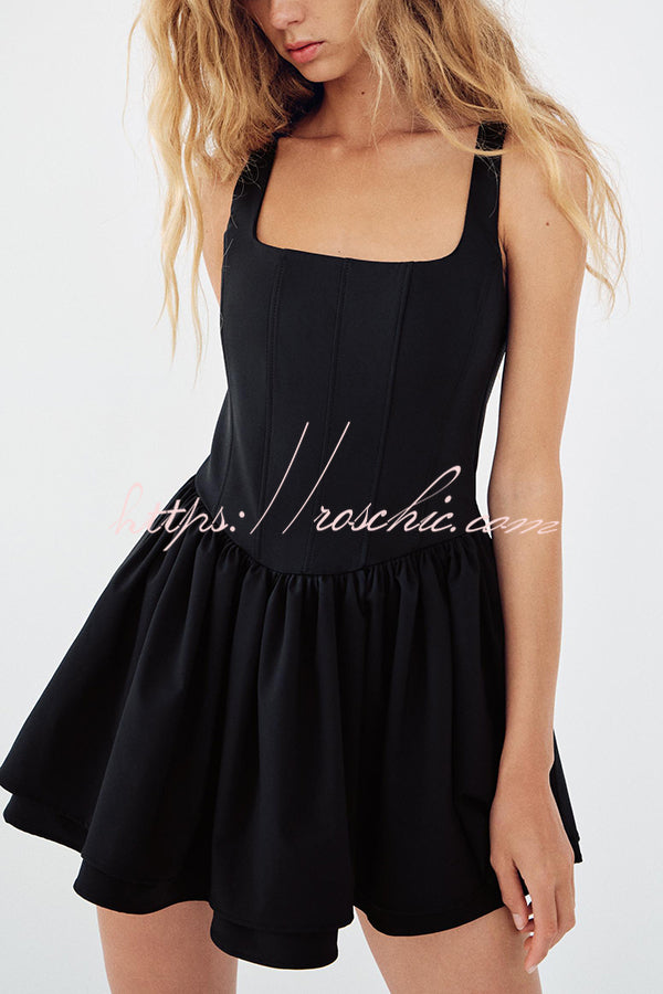 Effortlessly Elegant Dress with a Timeless Design