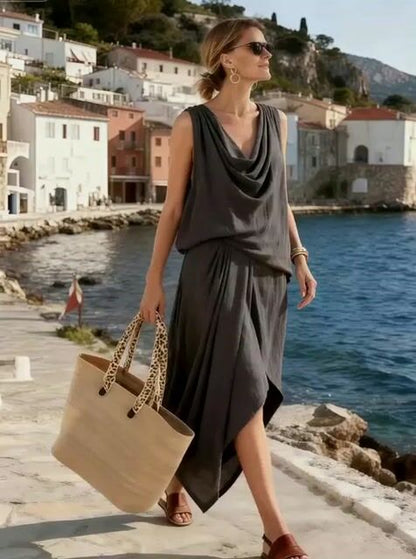 Effortlessly Elegant Garment with a Timeless Design