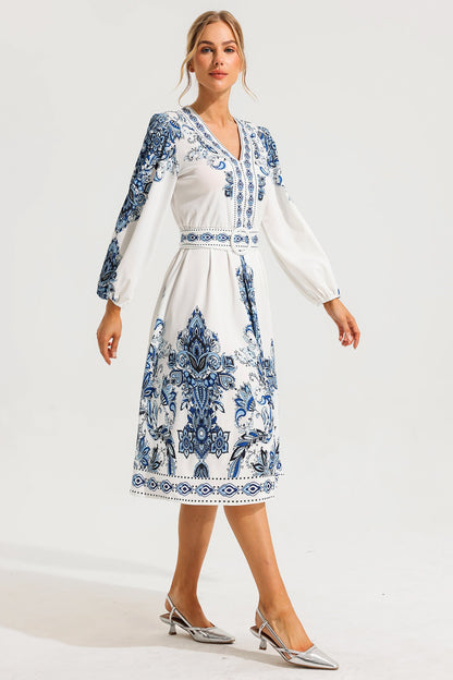 Classic Vintage Dress with a Flattering Fit