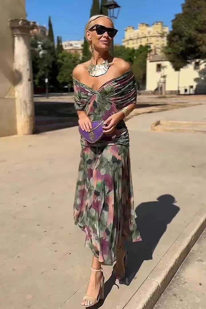 Beautifully Crafted Dress in a Classic Style