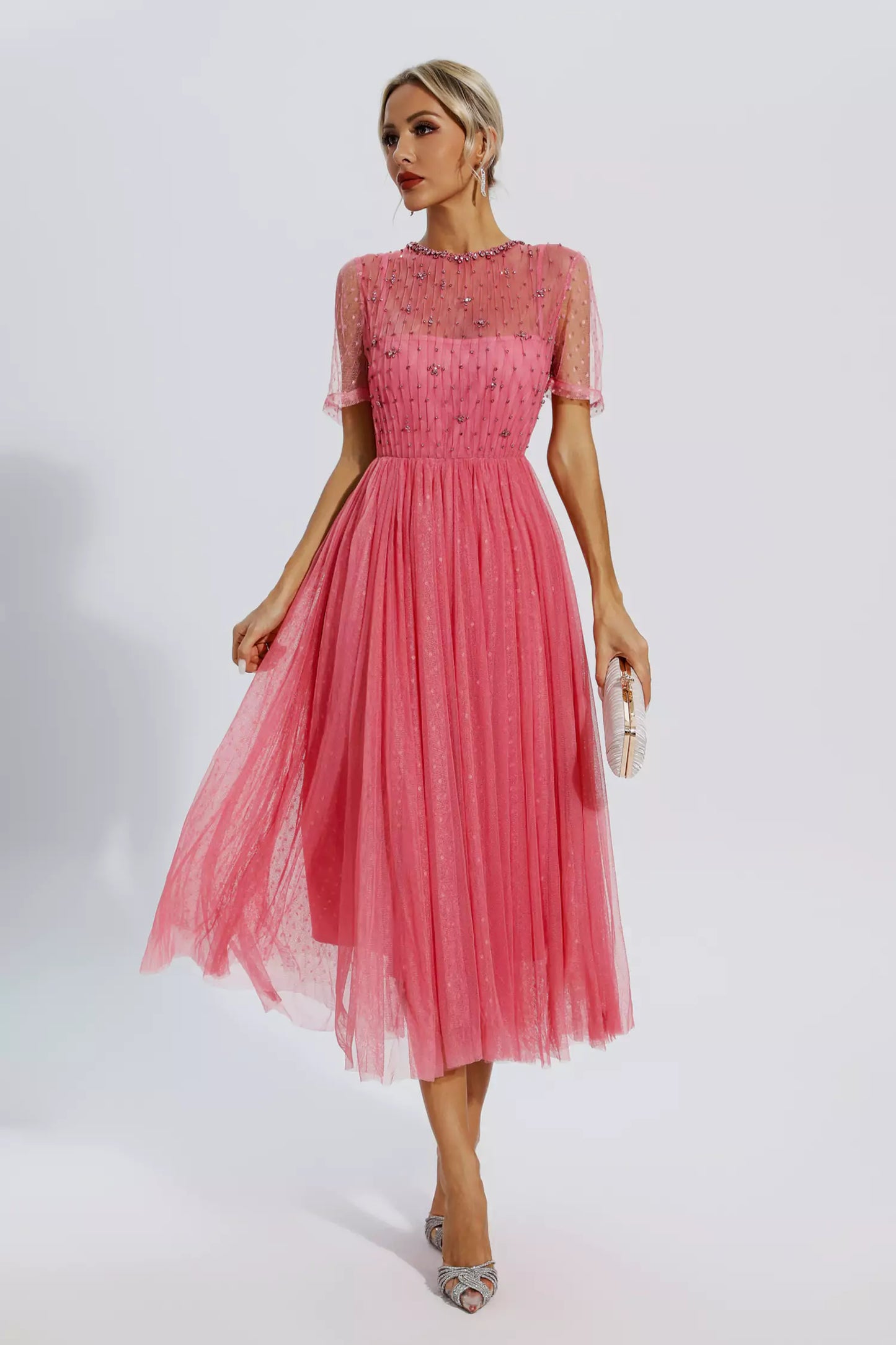 Effortlessly Elegant Dress with a Timeless Design