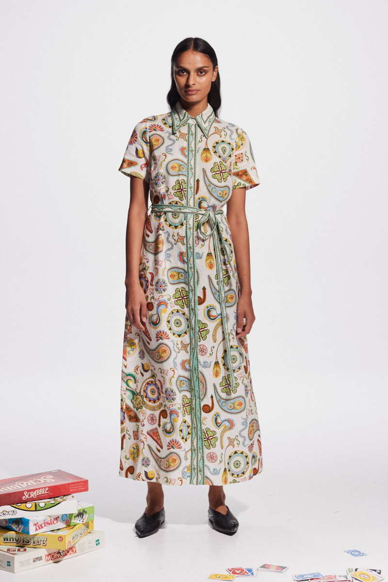Effortlessly Elegant Dress with a Timeless Design
