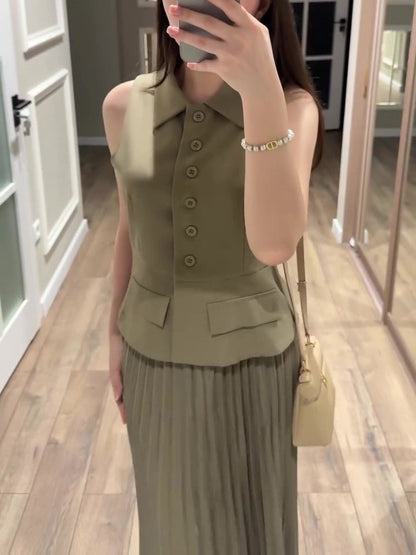 Well Tailored Garment with a Graceful Silhouette