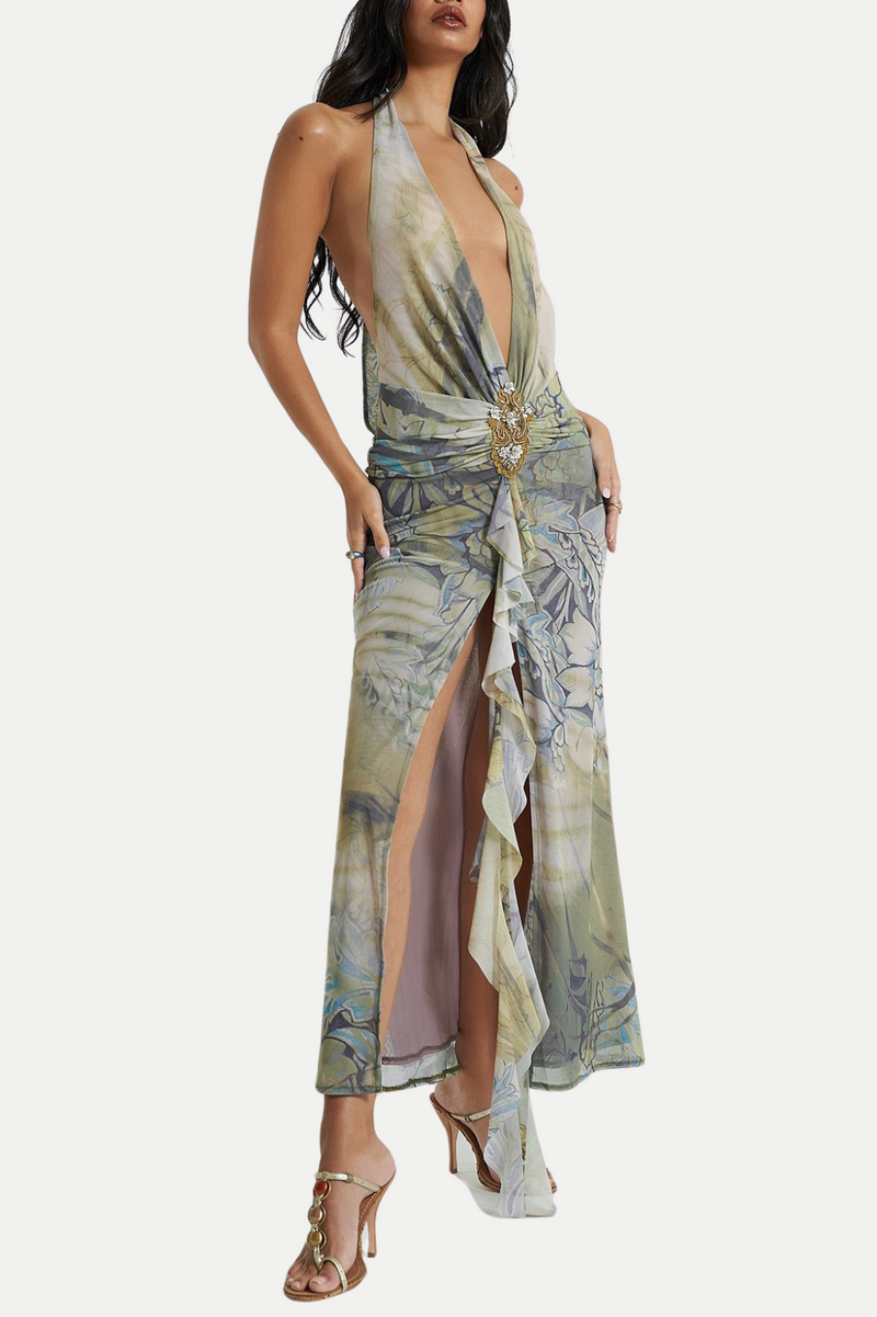 Gracefully Styled Dress for Any Occasion