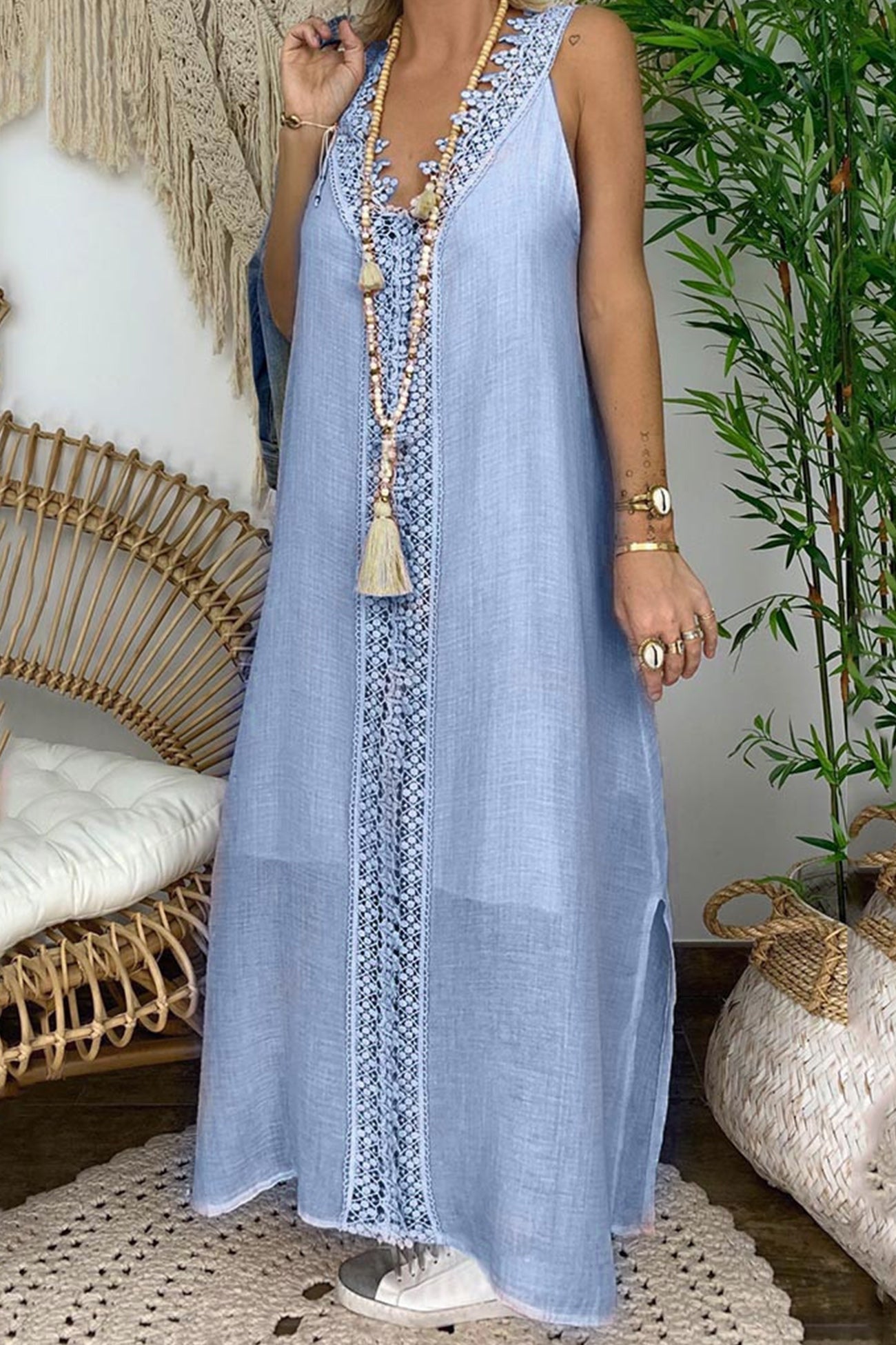 Effortlessly Elegant Dress with a Timeless Design