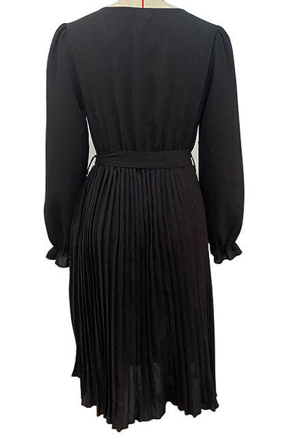 Effortlessly Elegant Dress with a Timeless Design