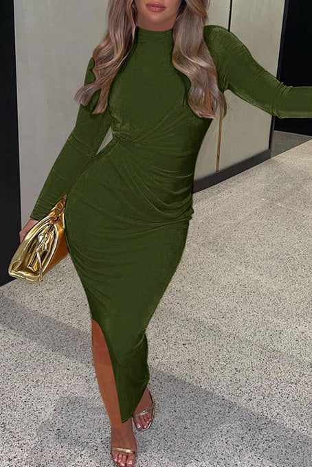Classic Vintage Dress with a Flattering Fit