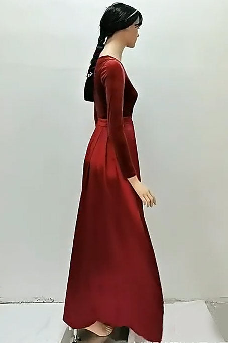 A Vintage Style Dress with Delicate Timeless Details
