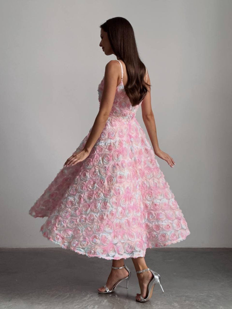 Gracefully Styled Dress for Any Occasion