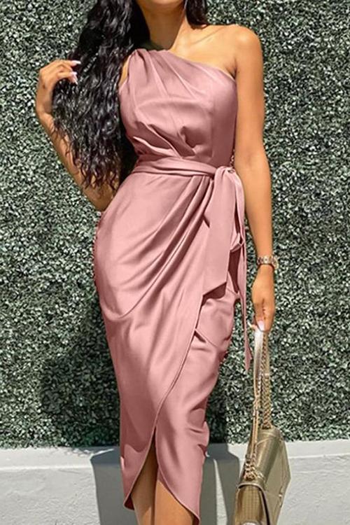 Sophisticated Dress with a Clean Classic Look