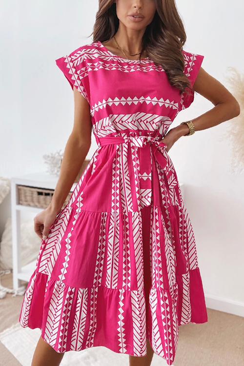 Well Tailored Dress with a Graceful Silhouette