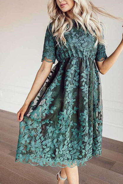 Classic Vintage Dress with a Flattering Fit