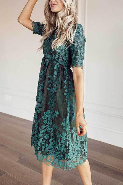 Classic Vintage Dress with a Flattering Fit